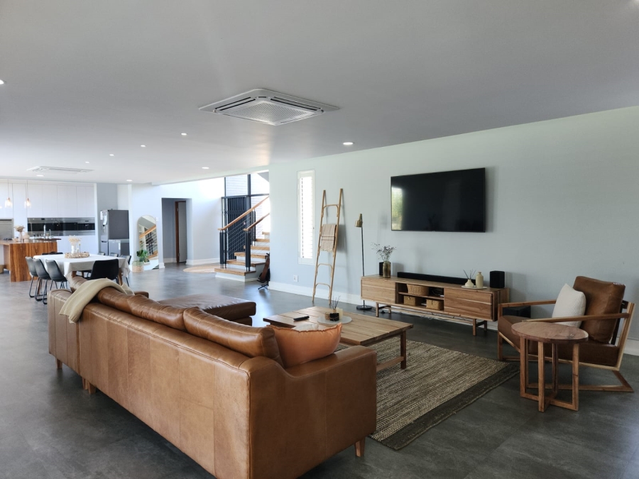 5 Bedroom Property for Sale in Somerton Estate Free State